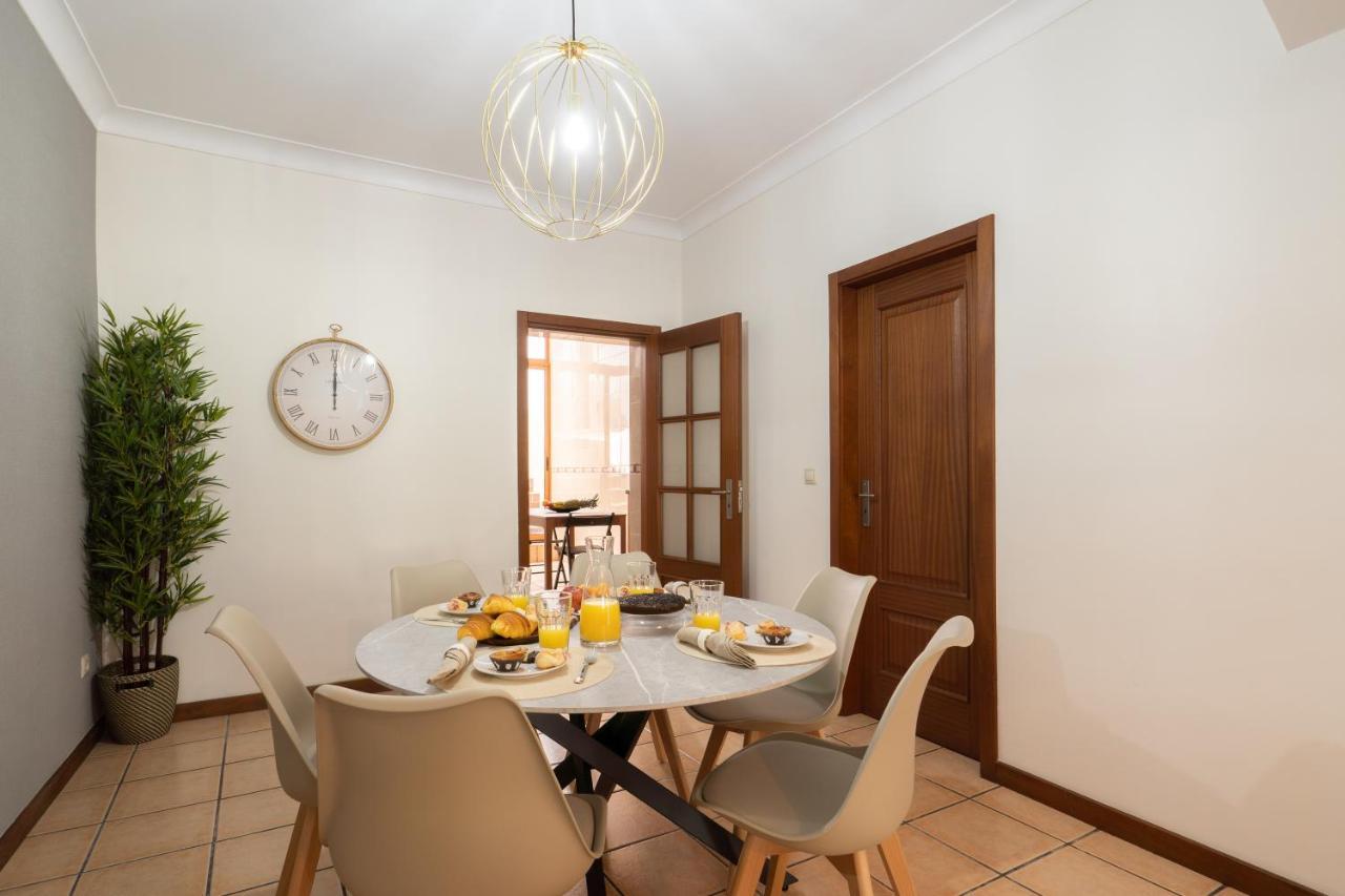 Spacious Duplex House - Jacuzzi & Terrace Ferienhaus