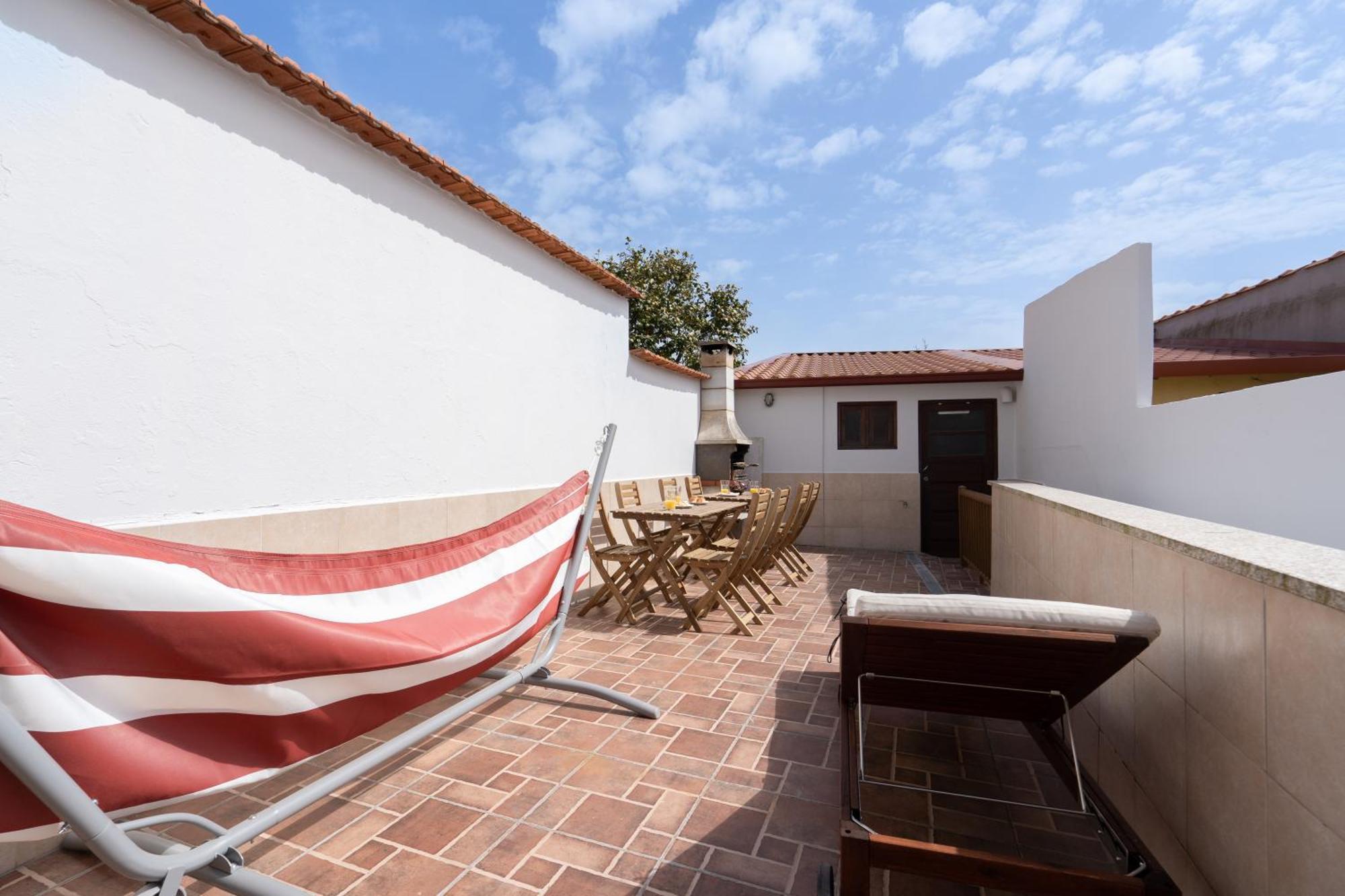 Ferienhaus Spacious Duplex House - Jacuzzi & Terrace Porto
