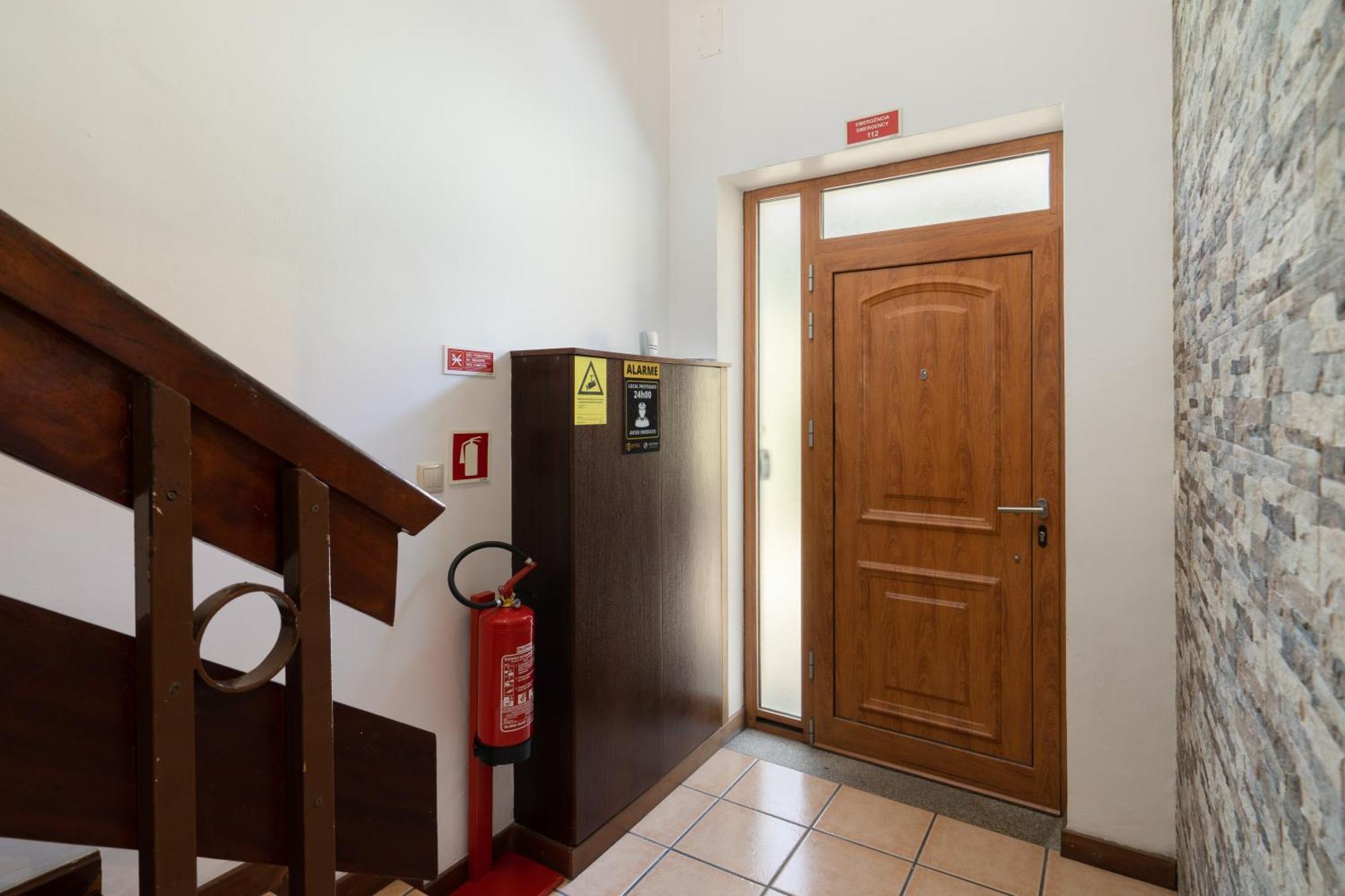 Spacious Duplex House - Jacuzzi & Terrace Ferienhaus *